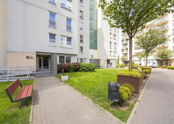 Wyjatkowy Apartament Z 3 Sypialniami I Balkonem By Noclegi Renters