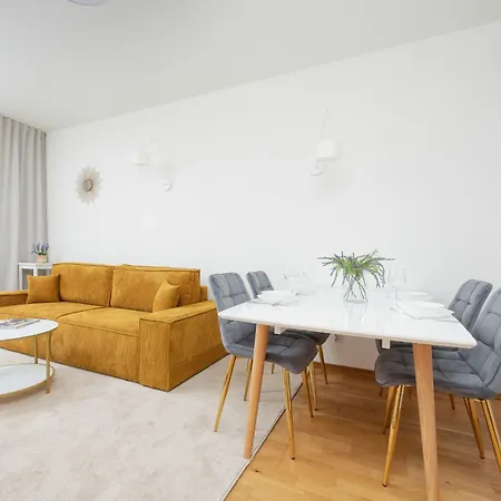 Wyjatkowy Apartament Z 3 Sypialniami I Balkonem By Noclegi Renters Warschau Exterior foto