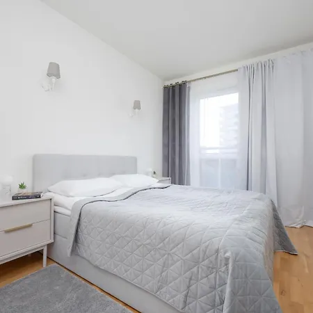 Wyjatkowy Apartament Z 3 Sypialniami I Balkonem By Noclegi Renters Warschau Exterior foto