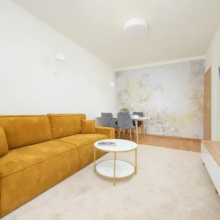 Wyjatkowy Apartament Z 3 Sypialniami I Balkonem By Noclegi Renters Warschau Exterior foto