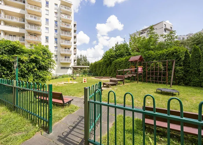 Wyjatkowy Apartament Z 3 Sypialniami I Balkonem By Noclegi Renters